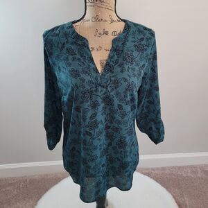 NWOT Fortune + Ivy green and black printed top